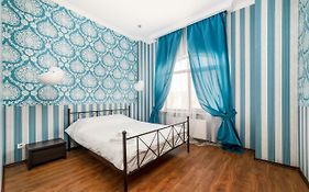 Stylish Apartment With A Balcony Overlooking The Park